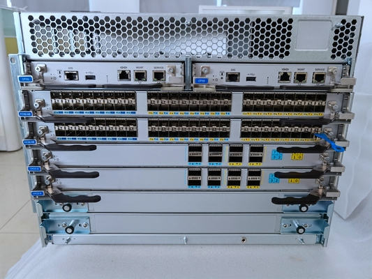 Acht vertikale Brokat HÜLSE Lizenz des Blatt-Schlitz-Brokat-X6-8 Direktorn-Gen6 Fibre Channel 16U