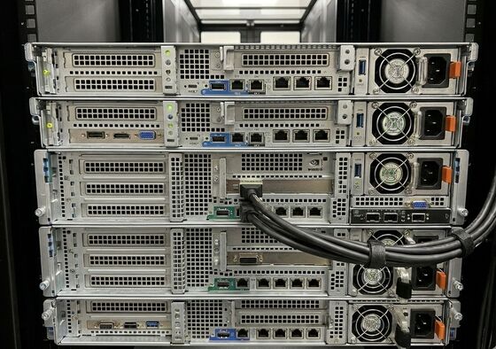 Mellanox MCX75310AAS-NEAT ConnectX-7 400Gb/s NDR InfiniBand Single Port OSFP PCIe 5.0 x16 Netzwerkkarte für einen KI-Server